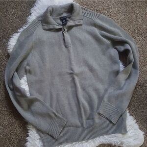 GAP athletic fit button up neck sweater Size Large